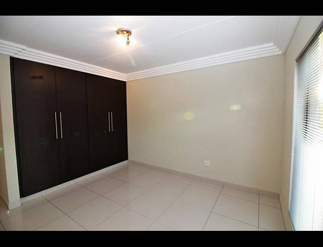 2 BEDROOM PROPERTY TO RENT IN RAVENSWOOD